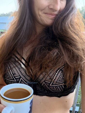 Full leaked Hotwife private onlyfans photo