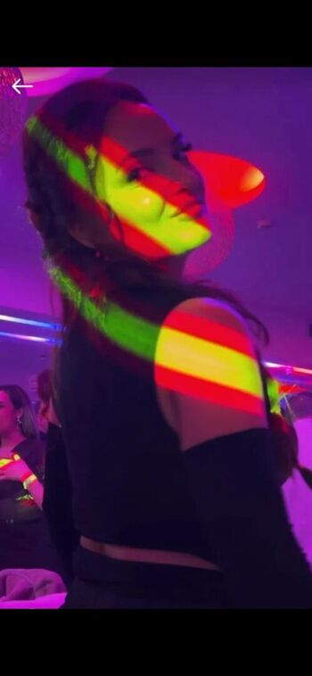 Full leaked Housewife  cheated husband private onlyfans photo