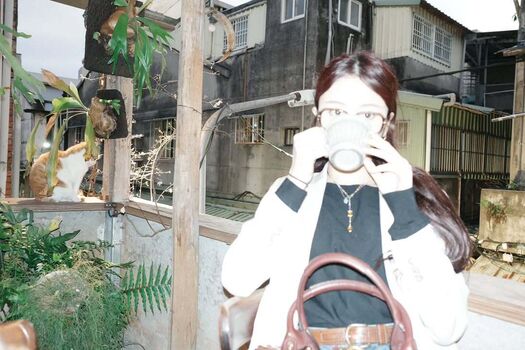 Full leaked Huh yunjin  page private onlyfans photo