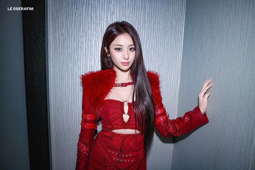 Full leaked Huh yunjin  page private onlyfans photo