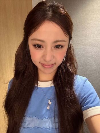 Huh Yunjin 허윤진