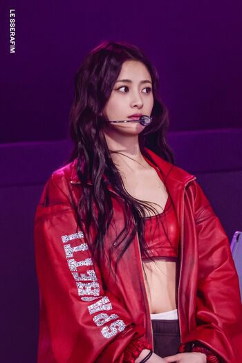 Full leaked Huh yunjin  page private onlyfans photo