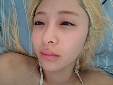 Full leaked Huh yunjin  page private onlyfans photo