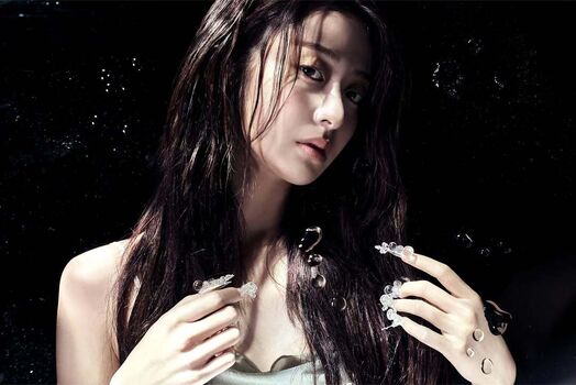 Full leaked Huh yunjin  page private onlyfans photo