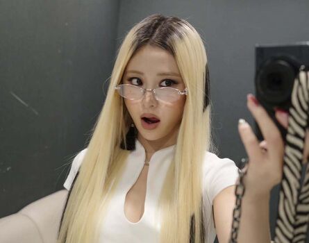 Huh Yunjin 허윤진