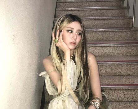 Full leaked Huh yunjin private onlyfans photo