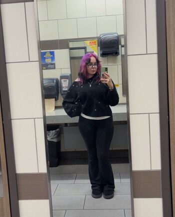 Full leaked Hunnylulu private onlyfans photo