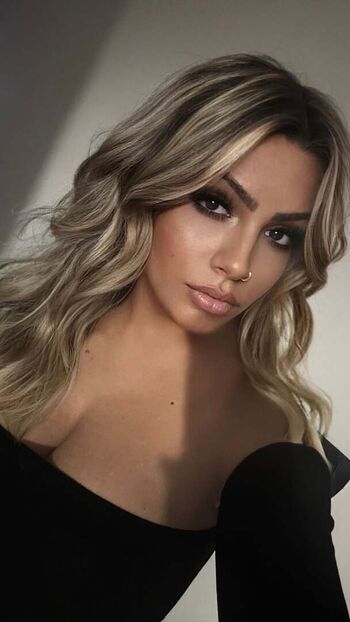 Full leaked Iamsamvela private onlyfans photo