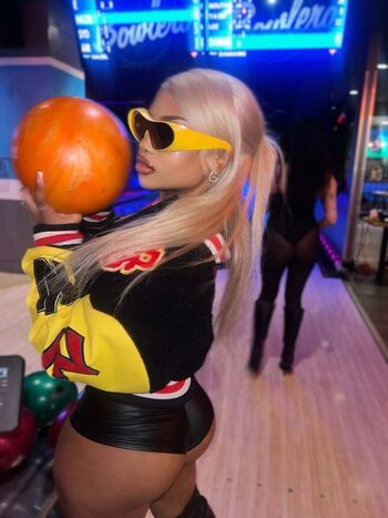 Full leaked Iamskylarmarie private onlyfans photo