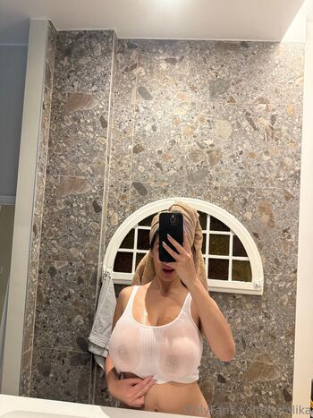 Full leaked Ika d auria private onlyfans photo