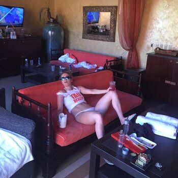 Full leaked Iliza shlesinger private onlyfans photo