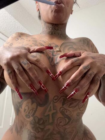 Full leaked Ilovenikkisweets private onlyfans photo