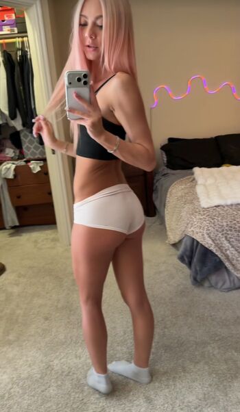Full leaked Iluvjennixo private onlyfans photo