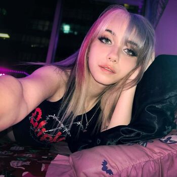 Full leaked Iluvmeww page private onlyfans photo