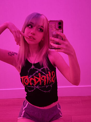 Full leaked Iluvmeww page private onlyfans photo