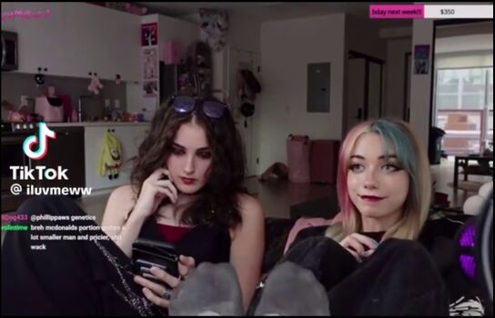 Full leaked Iluvmeww page private onlyfans photo