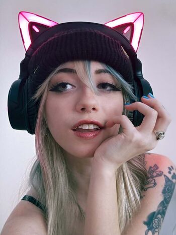 Full leaked Iluvmeww page private onlyfans photo