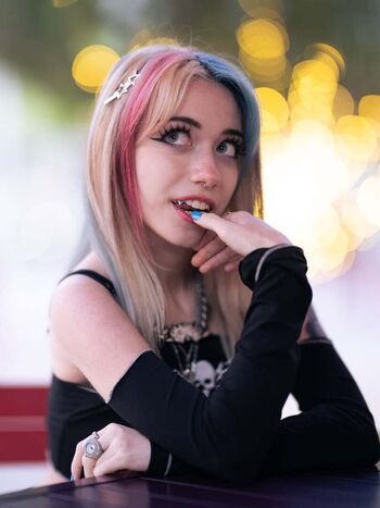 Full leaked Iluvmeww page private onlyfans photo