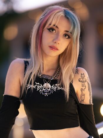 Full leaked Iluvmeww page private onlyfans photo