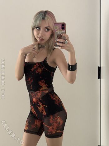 Full leaked Iluvmeww page private onlyfans photo