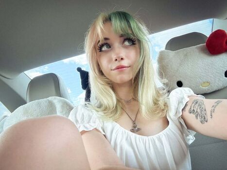 Full leaked Iluvmeww private onlyfans photo