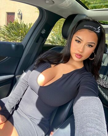 Full leaked Imlucerocrystal private onlyfans photo