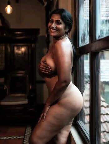 Full leaked Indian girl private onlyfans photo