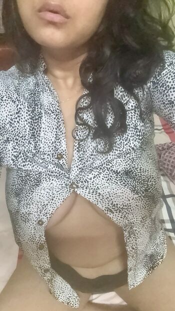 Full leaked Indian naughty stuff private onlyfans photo