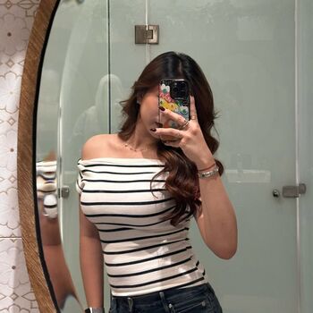 Full leaked Indonesian girls  page private onlyfans photo
