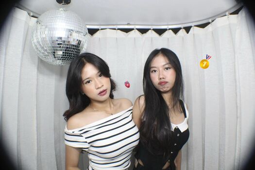 Full leaked Indonesian girls  page private onlyfans photo