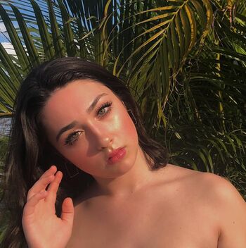 Full leaked Isa curry private onlyfans photo