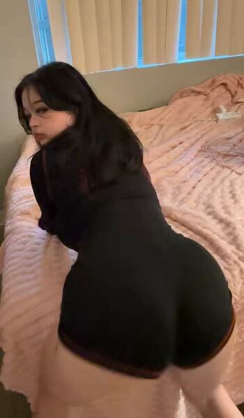 Full leaked Isabellawilde private onlyfans photo