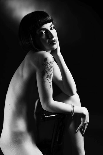 Full leaked Italian girls page private onlyfans photo