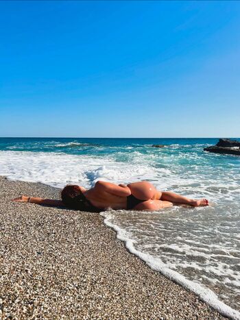 Full leaked Italian girls private onlyfans photo