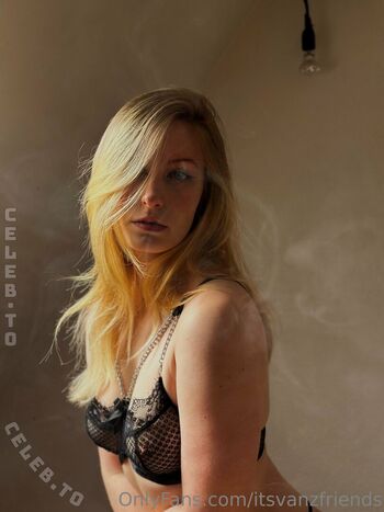 Full leaked Itsaprilfriend private onlyfans photo