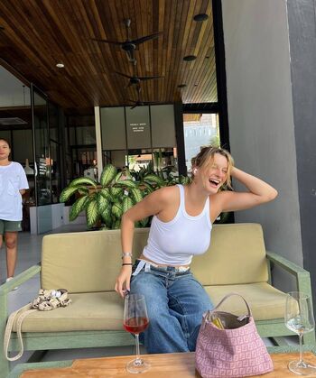 Full leaked Itscarlyjane  page private onlyfans photo