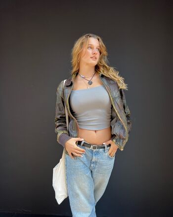 Full leaked Itscarlyjane private onlyfans photo