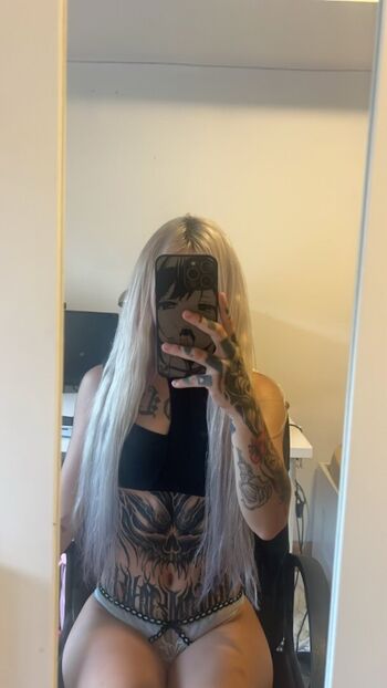 Full leaked Itshalyeen private onlyfans photo