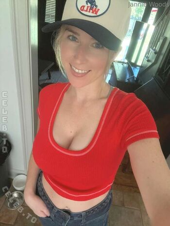 Full leaked Itsjanniewoods private onlyfans photo
