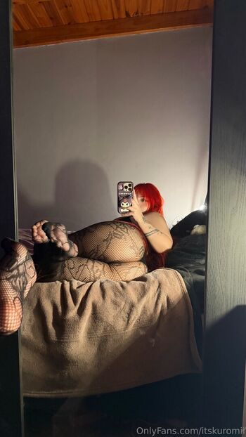 Full leaked Itskuromii private onlyfans photo