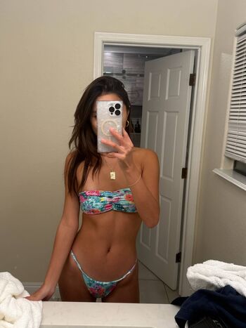 Full leaked Itslaaurr  page private onlyfans photo