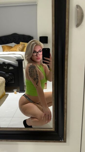 Full leaked Itslovelyleo private onlyfans photo