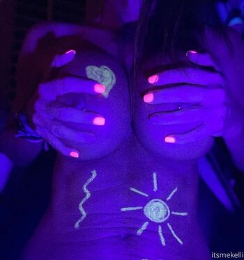 Full leaked Itsmekelli private onlyfans photo