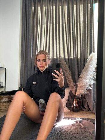 Full leaked Itsmesophie private onlyfans photo