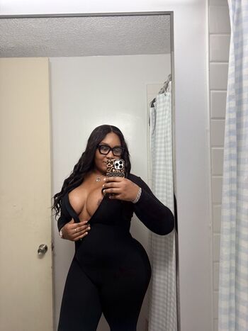 Full leaked Itsriymaa private onlyfans photo