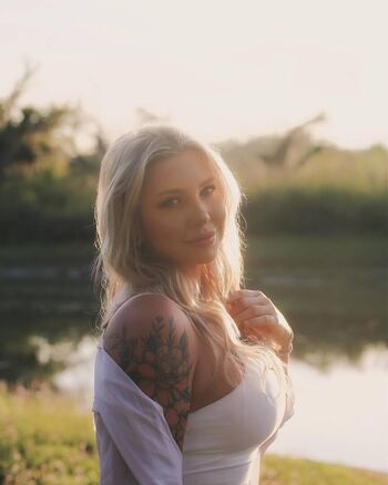 Full leaked Itssstaraaa private onlyfans photo