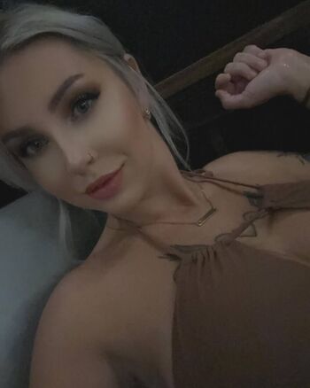 Full leaked Itssstaraaa private onlyfans photo