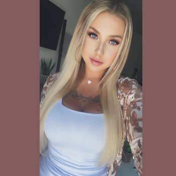 Full leaked Itssstaraaa private onlyfans photo