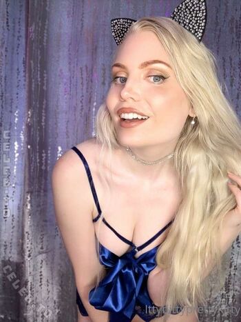 Full leaked Ittybittyprettykitty page private onlyfans photo