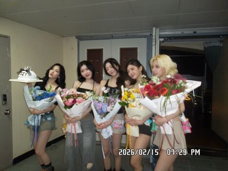 Full leaked Itzy all in us page private onlyfans photo